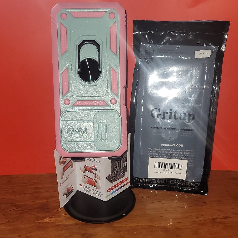 QqaGritu Pink and Green Protective Phone Case